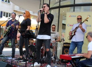 Coolturna špica oduševila i rasplesala mnogobrojne posjetitelje ispred Napretkovog nebodera u Bogovićevoj