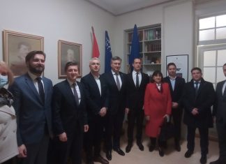 Predsjednik Vlade RH Andrej Plenković posjetio Središnjicu HKD Napredak i obećao osobnu i potporu Vlade