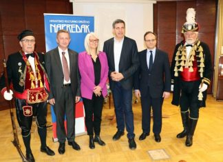 U Napretkovom kulturnom centru predstavljen zbornik “Identitet Hrvata Boke kotorske”