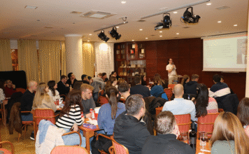 Održan WikiGeeks & Kvizantema – kviz općeg znanja u Napretkovom kulturnom centru